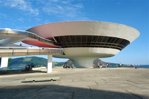 O Museu de Arte Moderna e Contemporânea de Tomsk: Um Tesouro Inesperado de Criatividade em uma Cidade Siberiana!