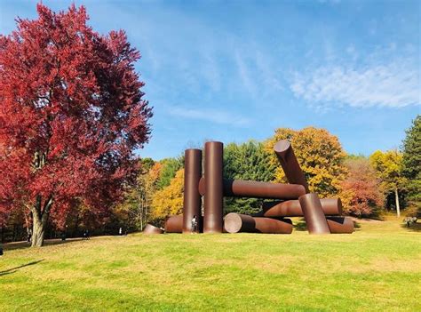 Parque de Esculturas ao Ar Livre: Uma Jornada Artística em Xinxiang!